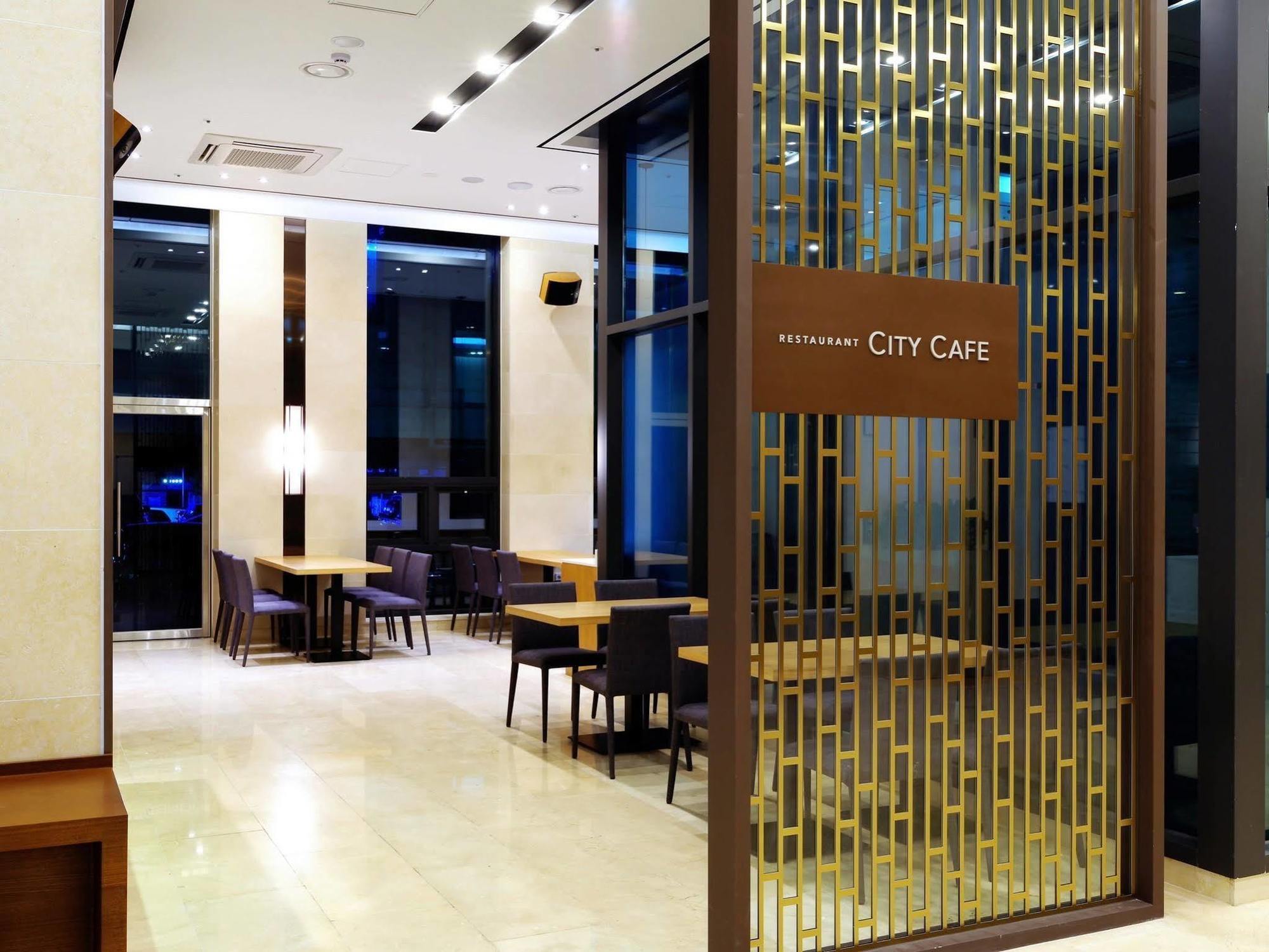 On City Hotel Чхонан Экстерьер фото